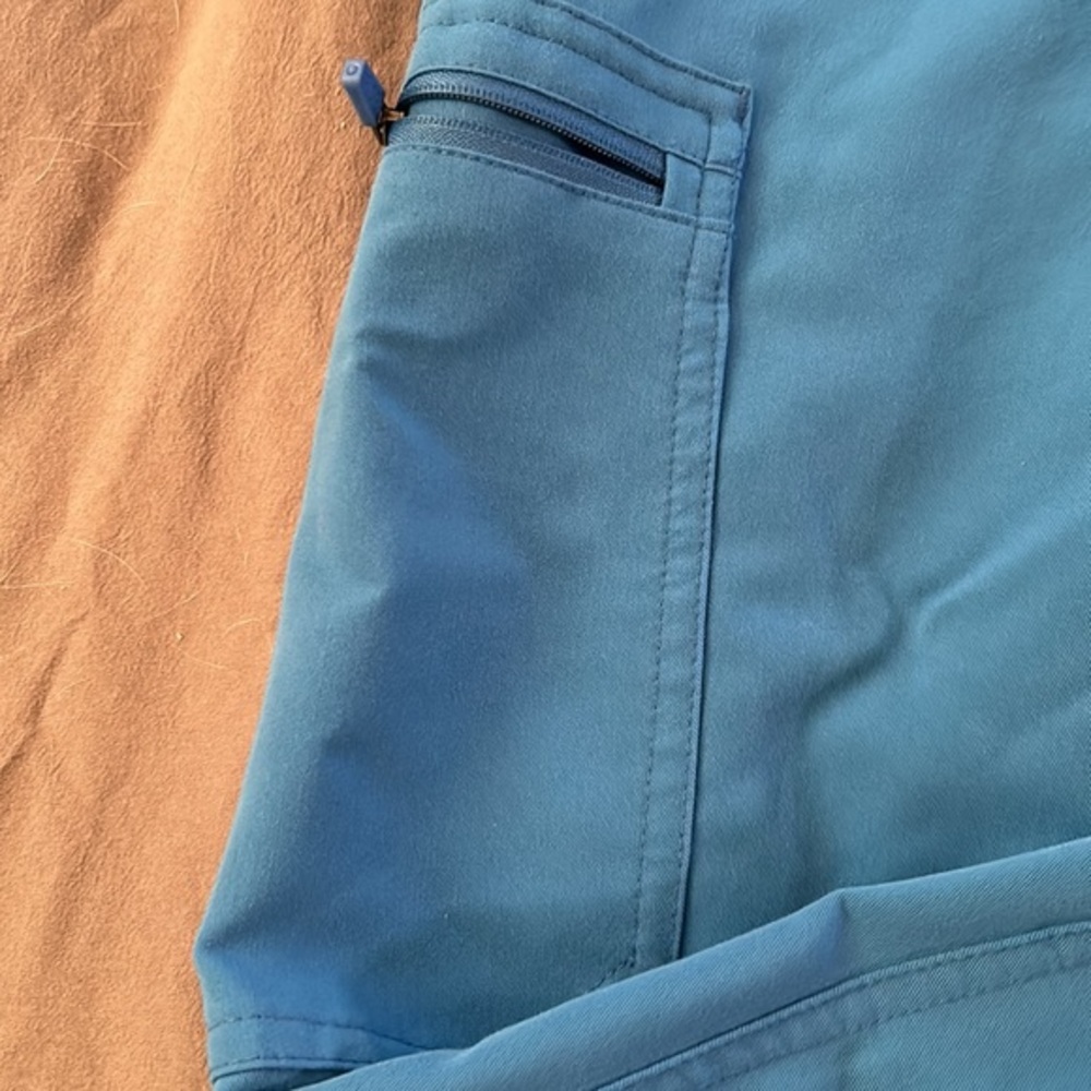Figs scrubs - Picture 3 of 4